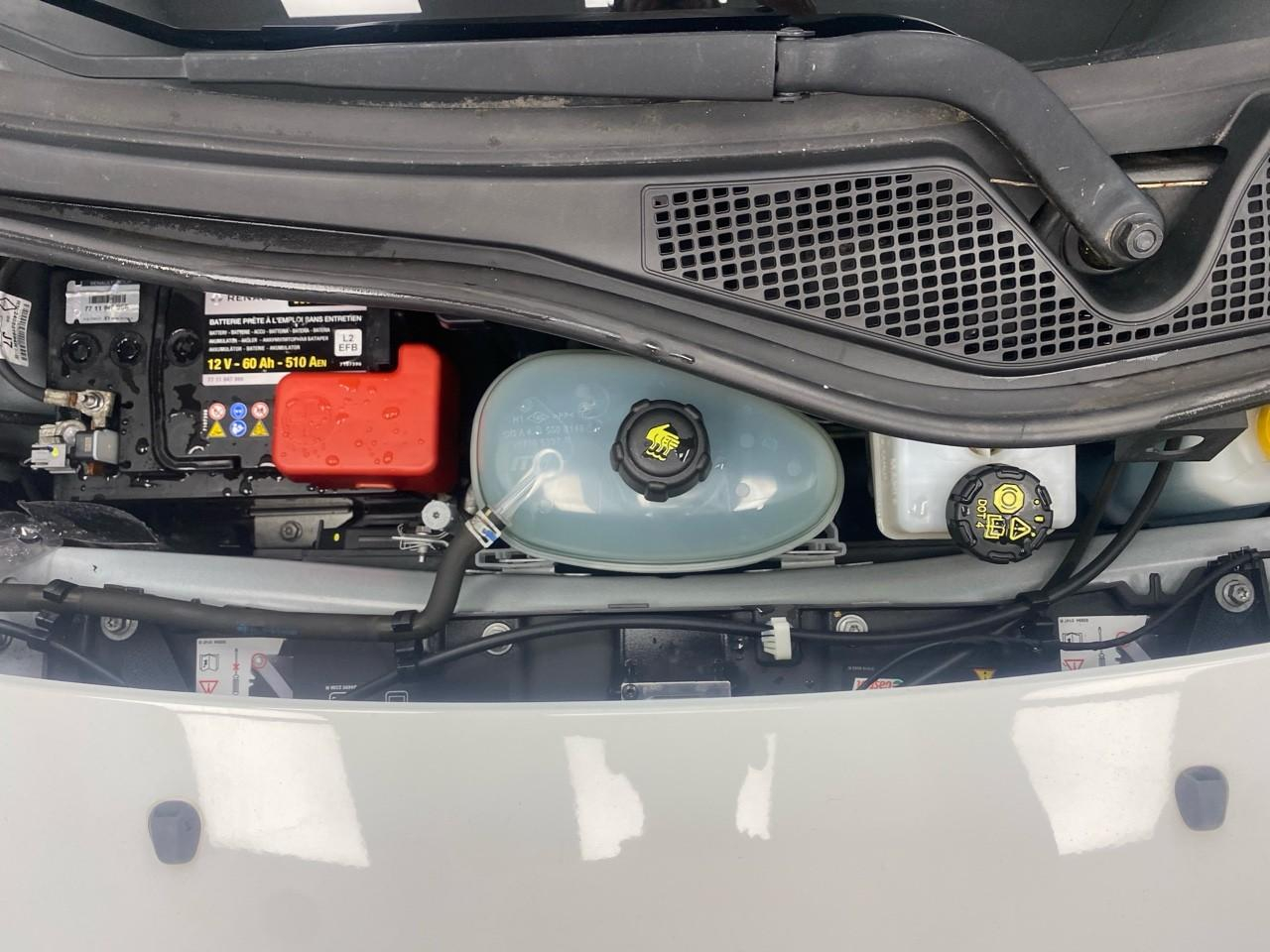 Renault Twingo iii tce 95 edc signature — photo 14