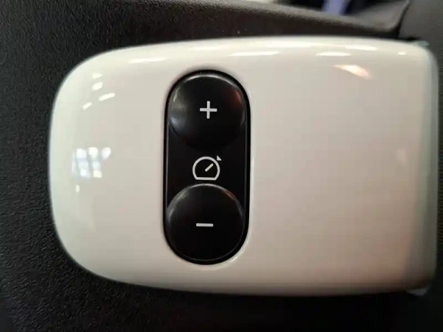 Renault Twingo iii e-tech — photo 21