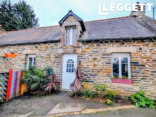 Maison de caractère en pierre avec 2 chambres, jardin et terrasse, dans un joli village