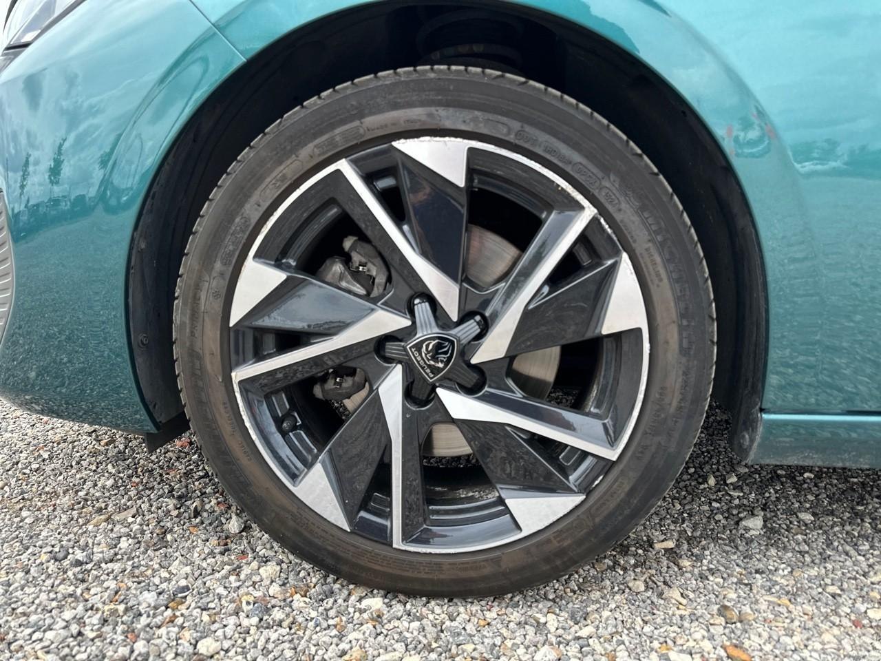 Peugeot 308 sw puretech 130ch s&s eat8 allure pack — photo 14