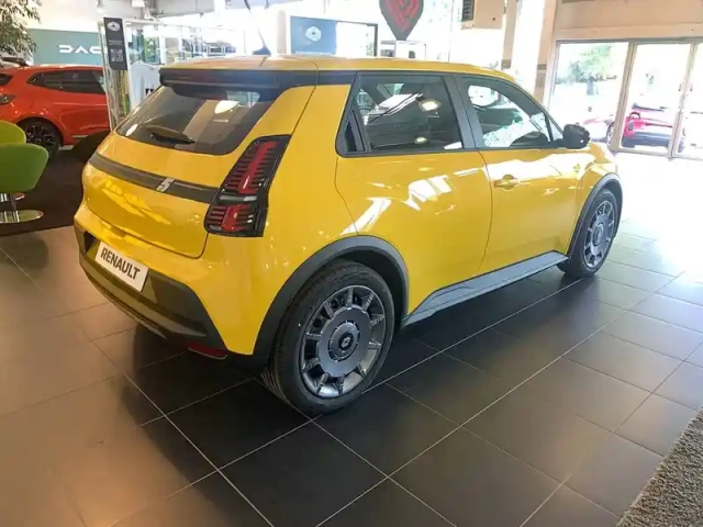 Renault 5 renault  e-tech electrique 120 ch autonomie urbaine — photo 7