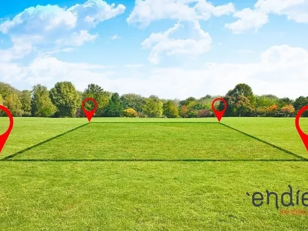 Terrain 727 m²