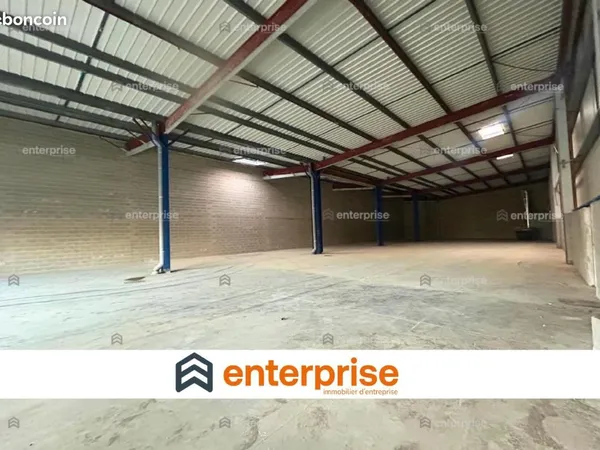 Local commercial 999 m²