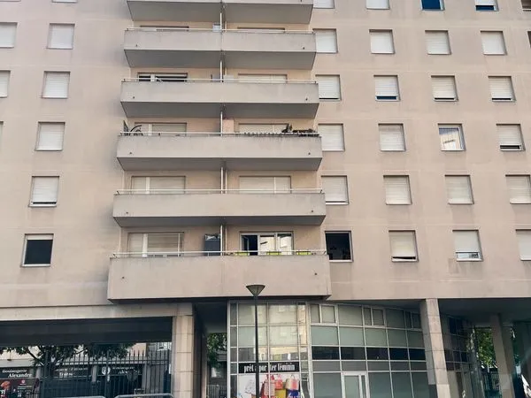 T1 Bis Au pied du métro Charpennes