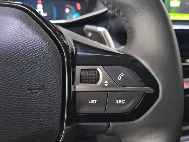 Peugeot 2008 puretech 130 s&amp;s eat8 — photo 28