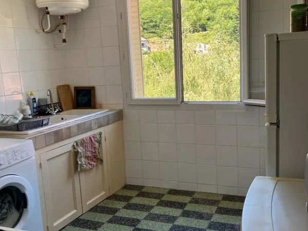 Appartement T3 ensoleillé Centre village