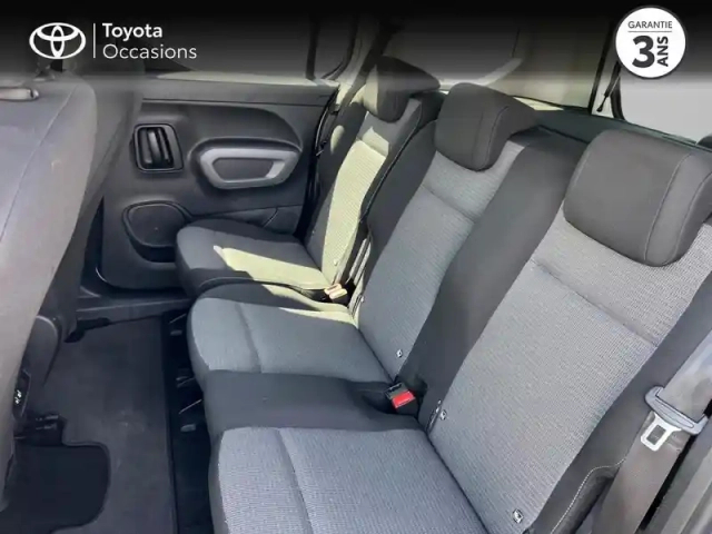 Toyota Proace city verso medium 1.2 110 vvt-i executive rc22 — photo 12
