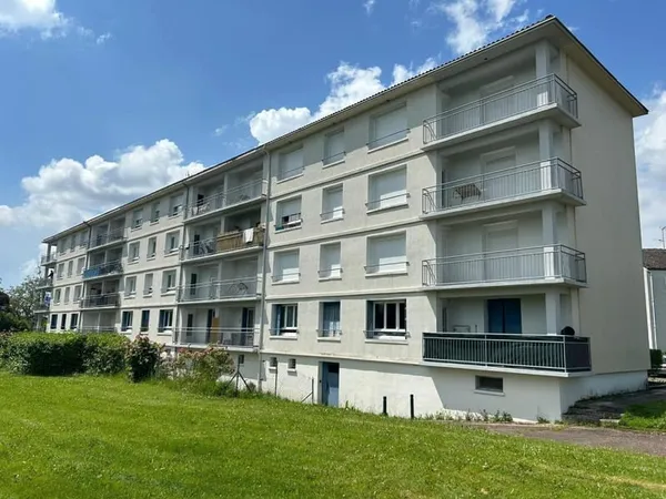 BLENEAU - APPT T3 AVEC BALCON