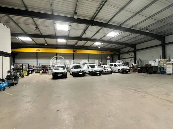 Local d'activité 1127 m²