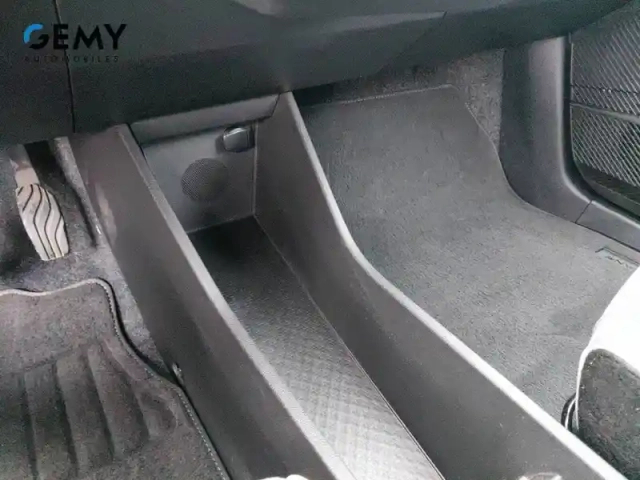 Renault Megane e-tech ev60 220 ch super charge — photo 30