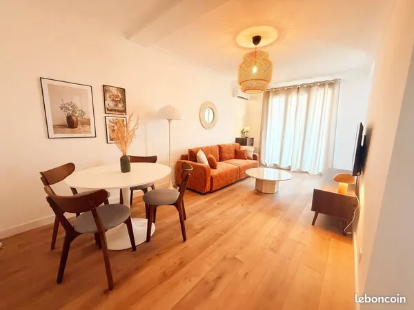À louer - T2 meublé de 45 m² entièrement rénové - Quartier Cinq Avenues / Le Camas