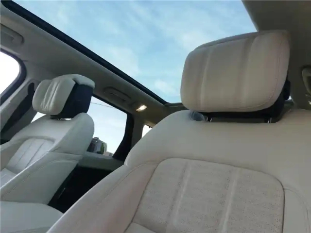 Land Rover Range Rover mark ix p400e phev 2.0l 404ch — photo 11