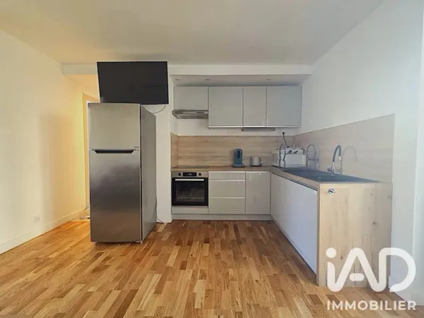Appartement 4 pièces 9 m²