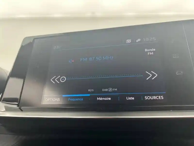 Peugeot 2008 puretech 100 s&amp;s bvm6 — photo 22