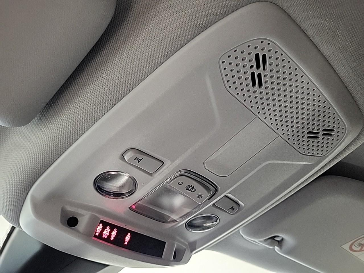 Peugeot 2008 bluehdi 130 s&s eat8 allure — photo 24