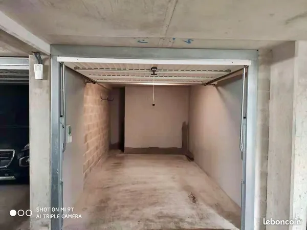 Garage fermé et sécurisé - Hyper-centre de Saint-Julien-en-Genevois - Gare et bus à 1 min