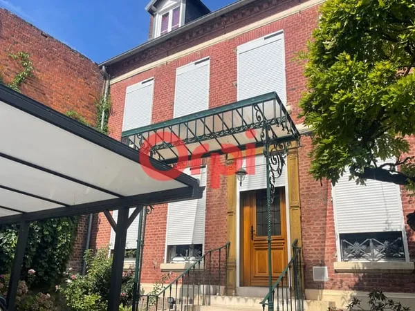 Maison 7 pièces 235 m²