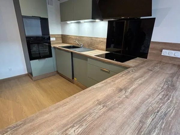 Appartement climatisé rénové + garage - faible charge