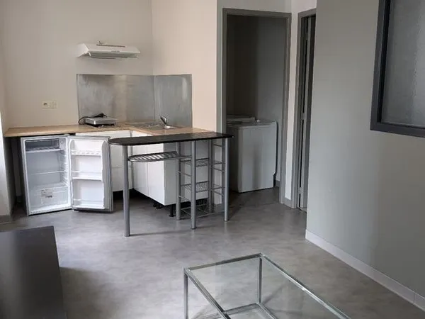 Appartement 28 m² 2 pièces centre Rignac avenue de Villefranche 12390