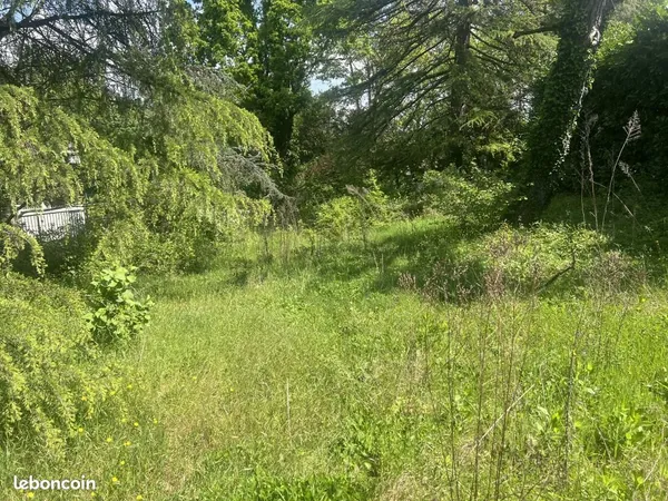 Terrain 680 m² Rillieux La Pape
