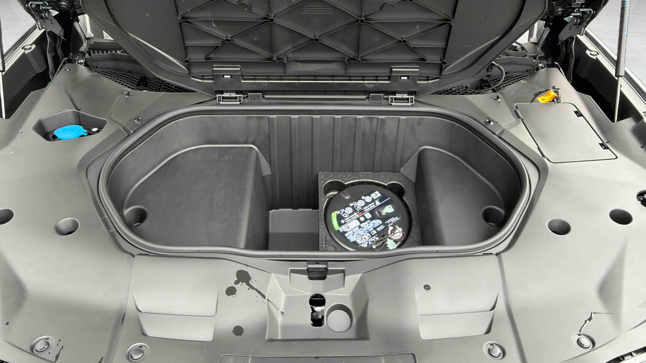 BMW iX3 50 xDrive — photo 17