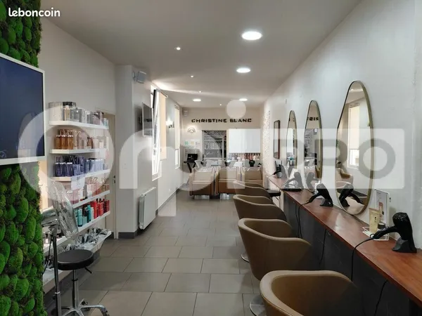 Local commercial 155 m²