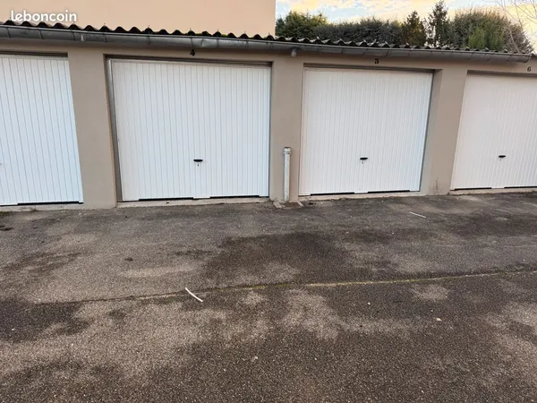 🔑 à vendre - lot de 4 boxes extérieurs avec terrain - proche la doua