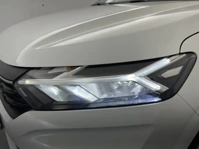 Dacia Sandero sce 65 - 22 — photo 32