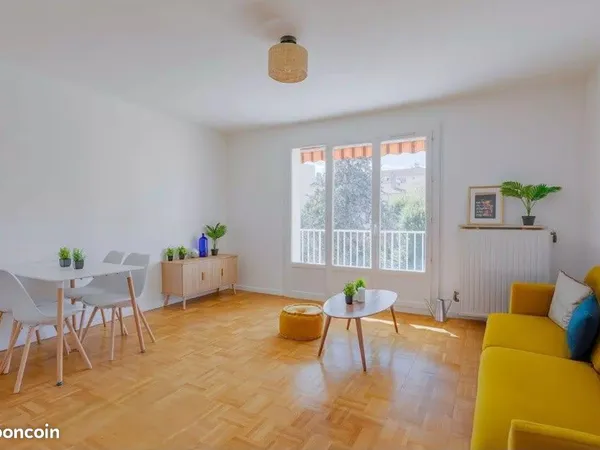 Appartement meublé 65 m² - Villeurbanne - location mensuelle courte durée - 1 150 CC
