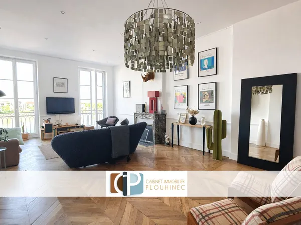 Appartement de caractère de 180 m2 avec terrasse et vue Saôn