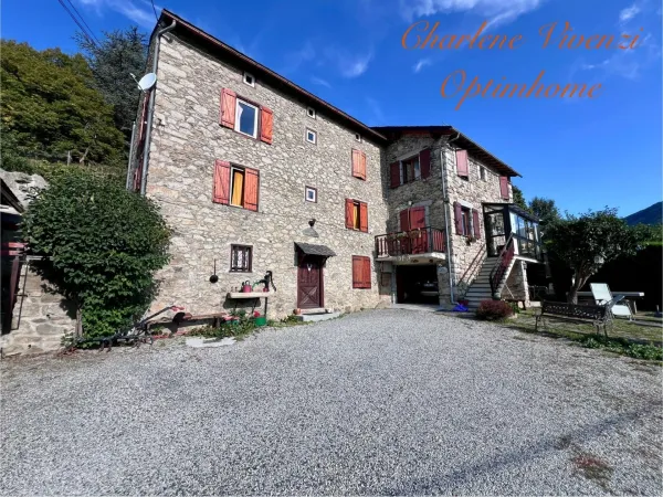 Maison 9 pièces 200 m²