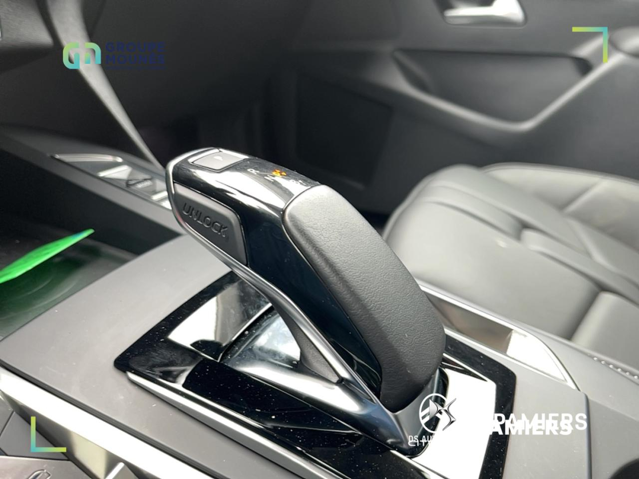 Ds Ds 3 bev 54kwh e-tense opera auto — photo 18