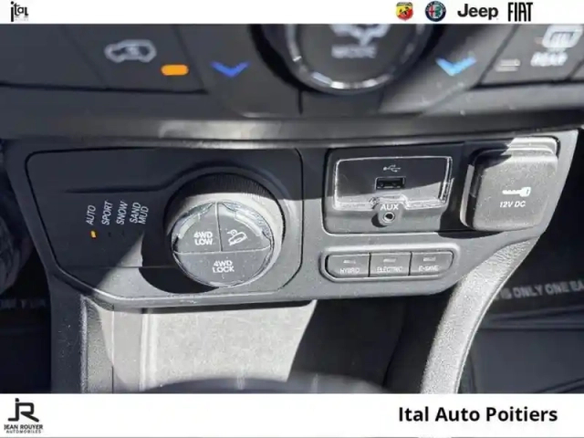 Jeep Renegade 1.3 turbo t4 190ch phev 4xe upland bva6 eawd — photo 15