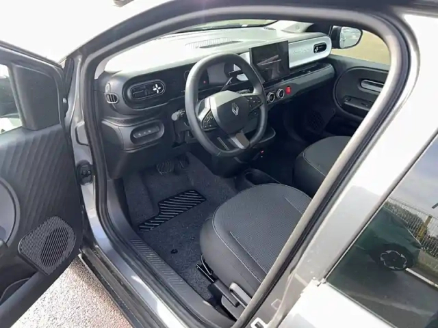 Renault Twingo e-tech electrique 80 ch autonomie urbaine — photo 22