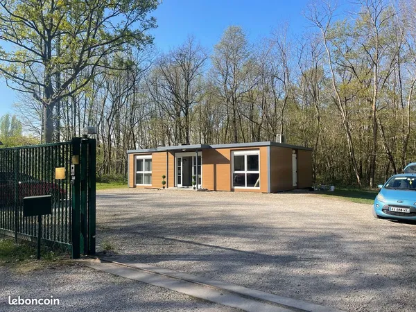 Bureaux 82 m² + module indépendant 18 m² - Terrain clos - La Ferté-Saint-Cyr