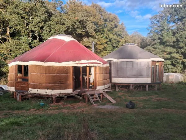 2 yourtes à vendre