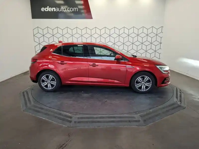 Renault Megane mégane iv berline blue dci 115 — photo 4