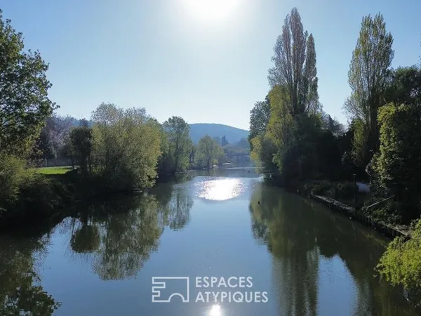 Maison rénovée avec ponton sur l'Île de Vaux : les charmes des bords de Seine