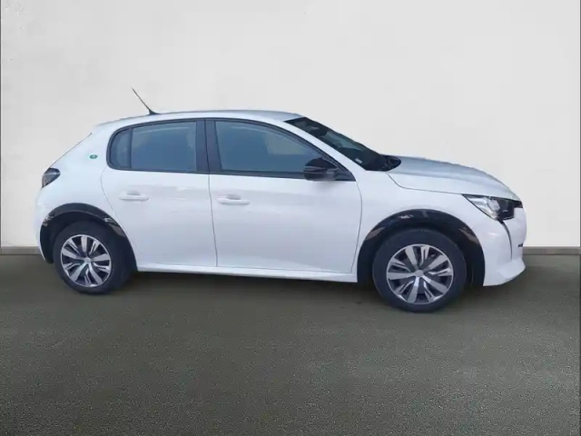 Peugeot 208 electrique 50 kwh 136ch — photo 4
