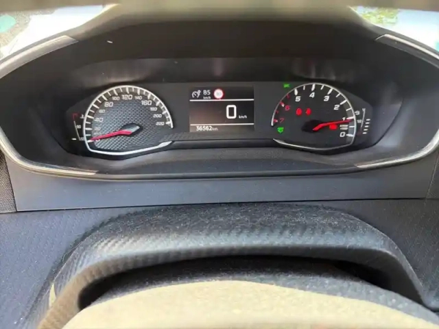 Peugeot 2008 puretech 100 s&amp;s bvm6 — photo 10