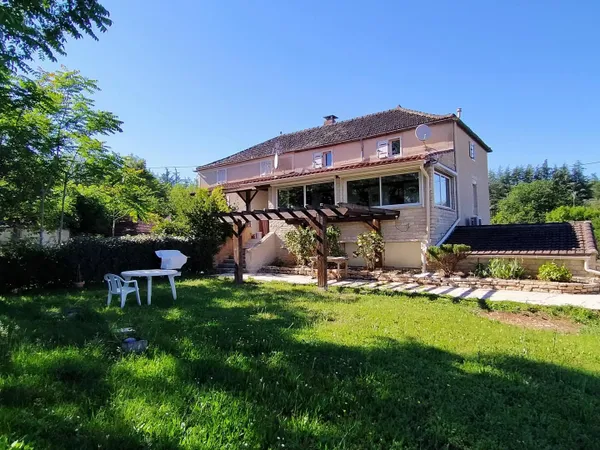 Maison de village en pierre rénovée