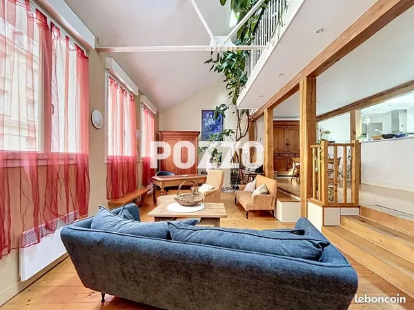 Maison 8 pièces 215 m²