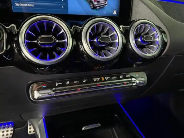 Mercedes Gla 200 d amg line — photo 35