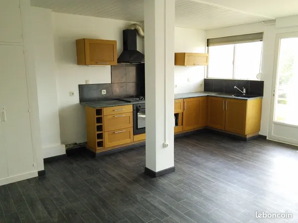 Appartement T3-T4 66 m2 + garage, quartier Charmois limite Nancy