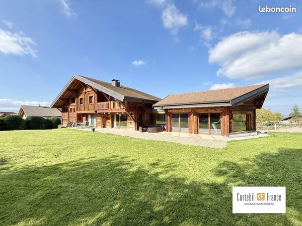 Chalet 12 pièces 319 m²