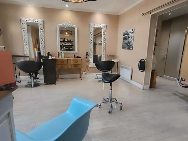 « Salon de coiffure clé en main Quartier prisé du Champs-d