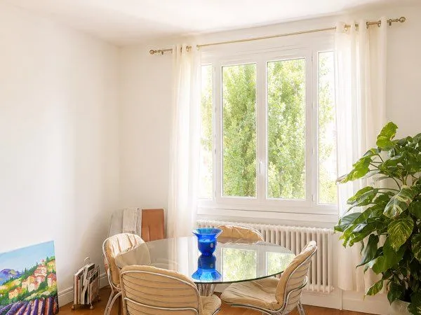 T2 45.4m² - Triangle d'Or - Entière rénové - Balcon - Cave - Proche commerces