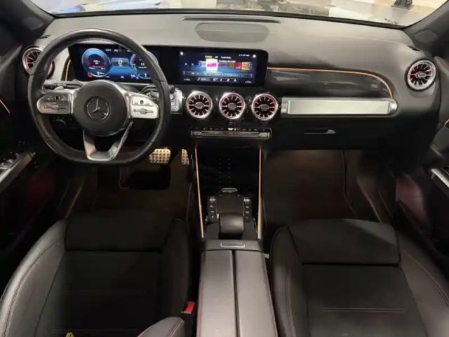 Mercedes Glb 200 d amg line — photo 10