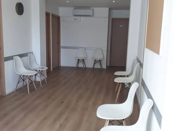 Local professionnel 4 pièces 159 m²