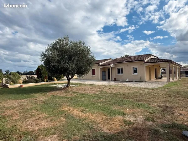 Maison St Pierre d'Eyraud